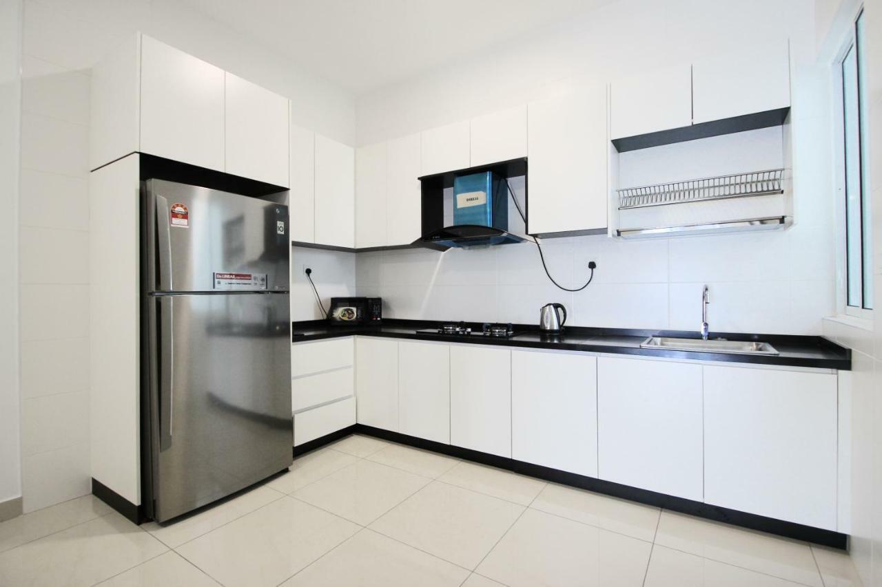Pinnacle Tower Apartment Stay By Feel Suites Джохор Бахру Екстериор снимка