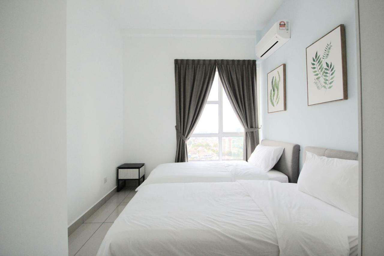 Pinnacle Tower Apartment Stay By Feel Suites Джохор Бахру Екстериор снимка